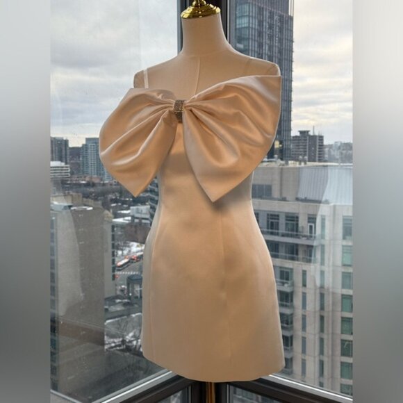 🆕 BRONX & BANCO 🧿 NWOT Evie White Strapless Bow Mini Dress, Sz XS US 2 - Picture 3 of 13